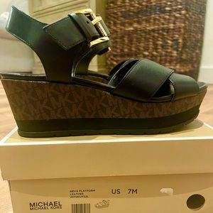 Michael Kors Neva Leather and Logo Wedge Sandal' Size 7